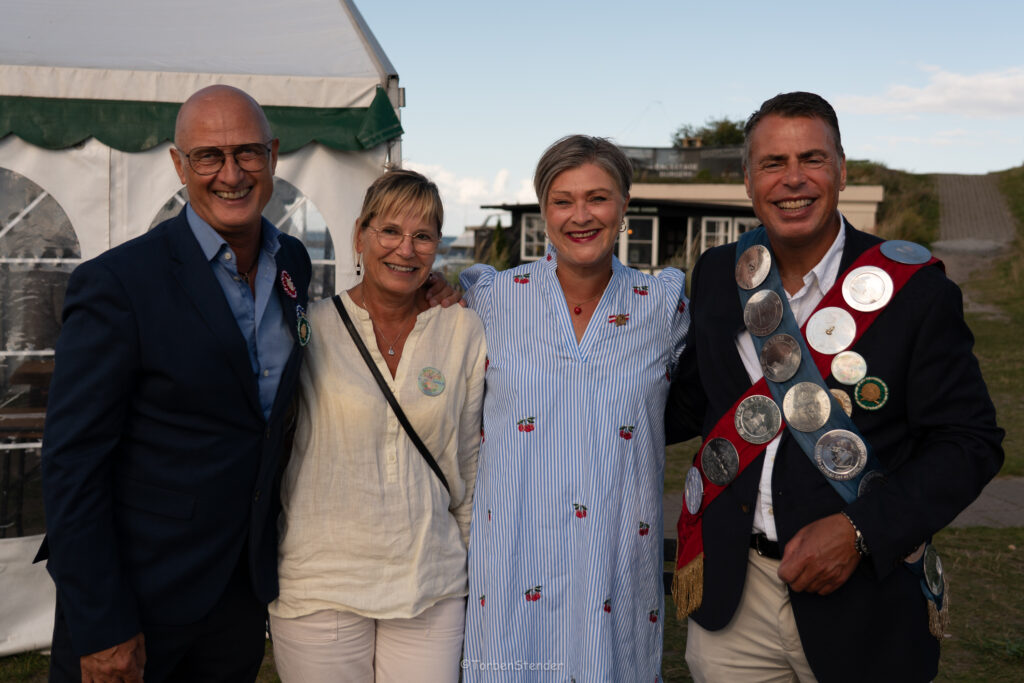 1 ex kong Lau og Hanne Ny KongTheis Christensen og Camilla