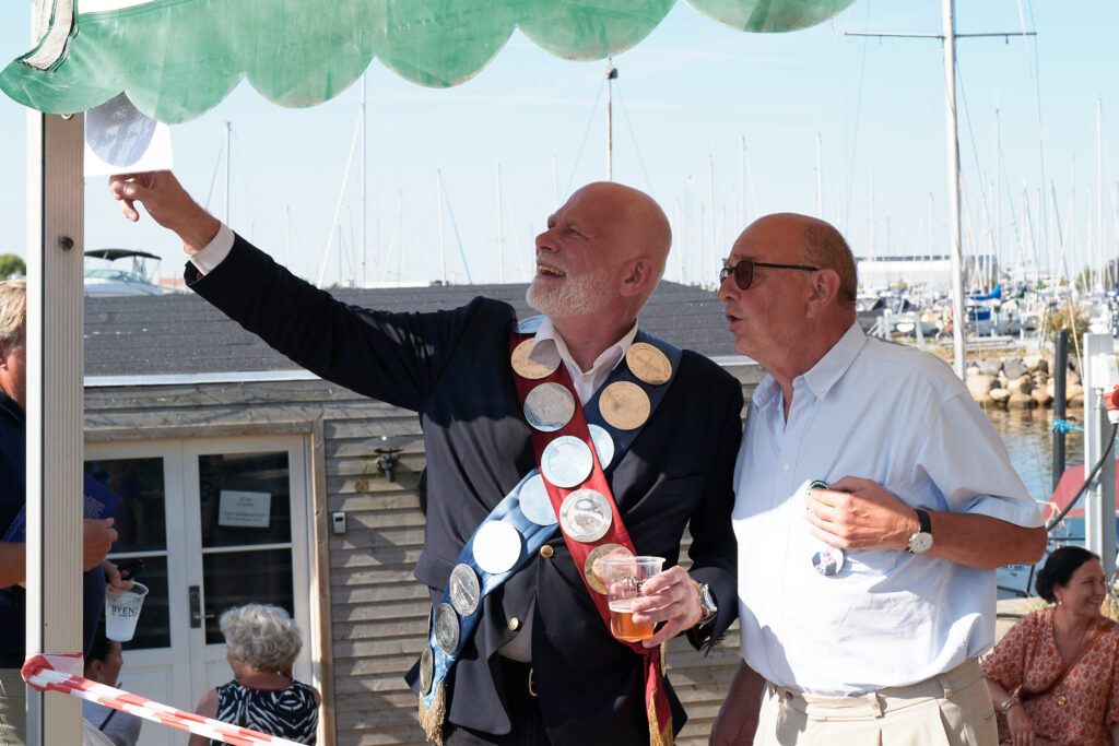 kong-rene-og-ekskong-ulrik-taler-om-skydningen